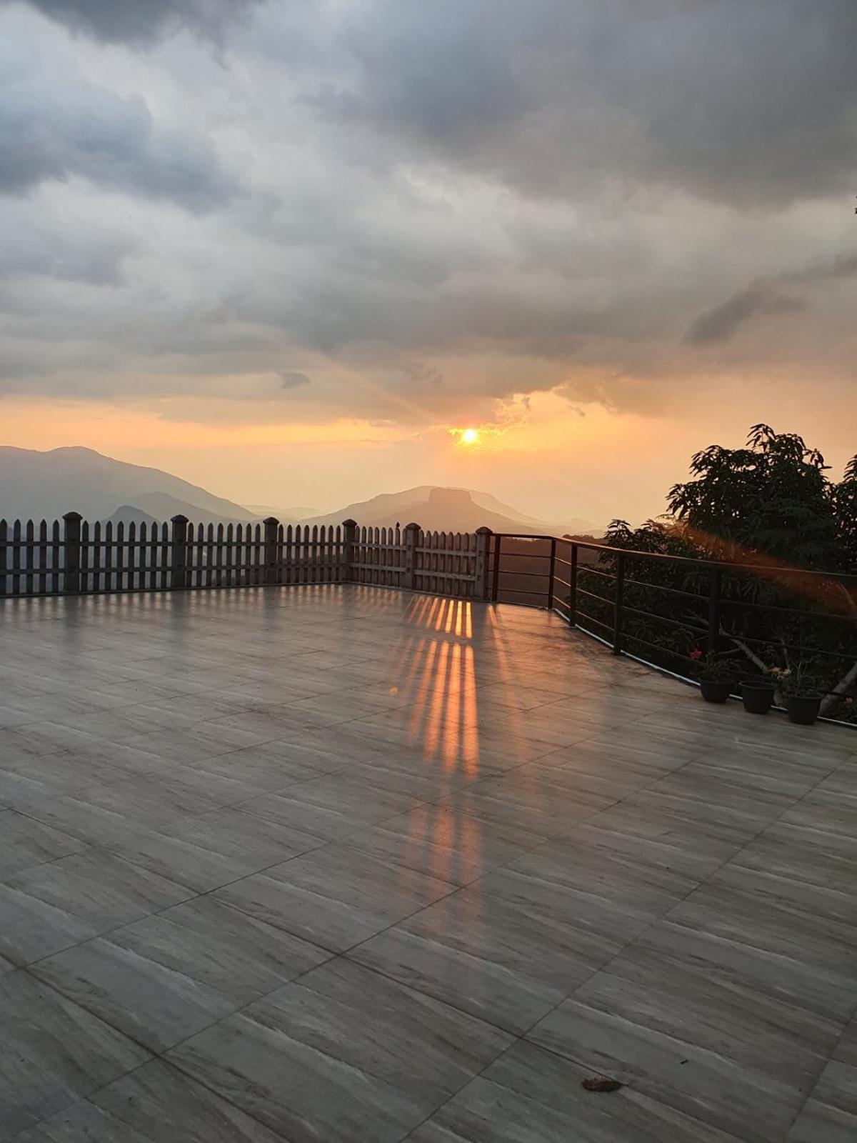 Serenity Valley Ambuluwawa Resort Kandy Extérieur photo